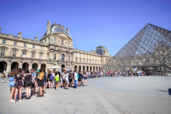 Fast-track access to the Louvre