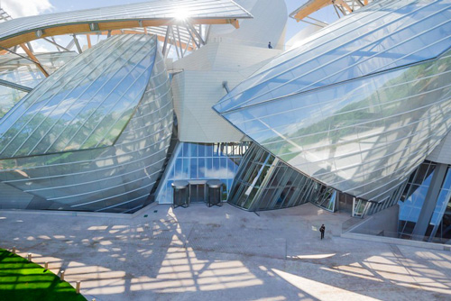 How to get to Fondation Louis Vuitton in Paris by Metro, Bus, RER